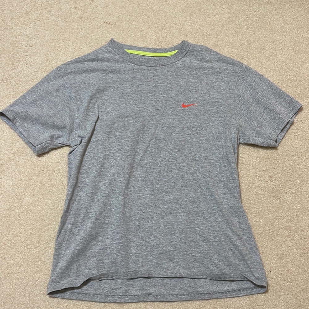 Nike T-Shirt Small